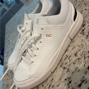 On Running Men's White and Gold Sneakers Roger Centre Court Shoe 11